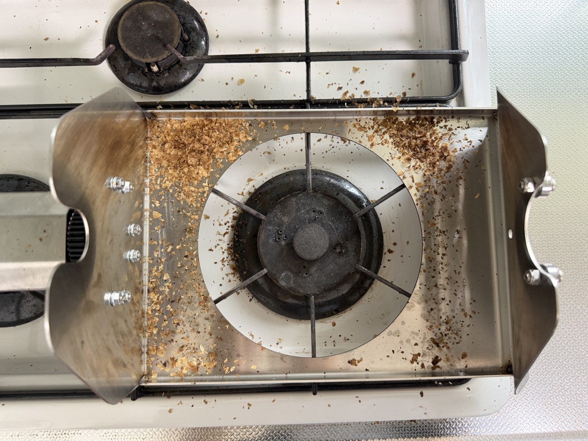 焙煎中に飛び散ったチャフ